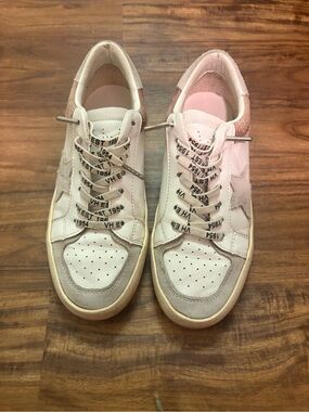 Vintage Havana Women's White and Light Pink Low-Top Sneakers
